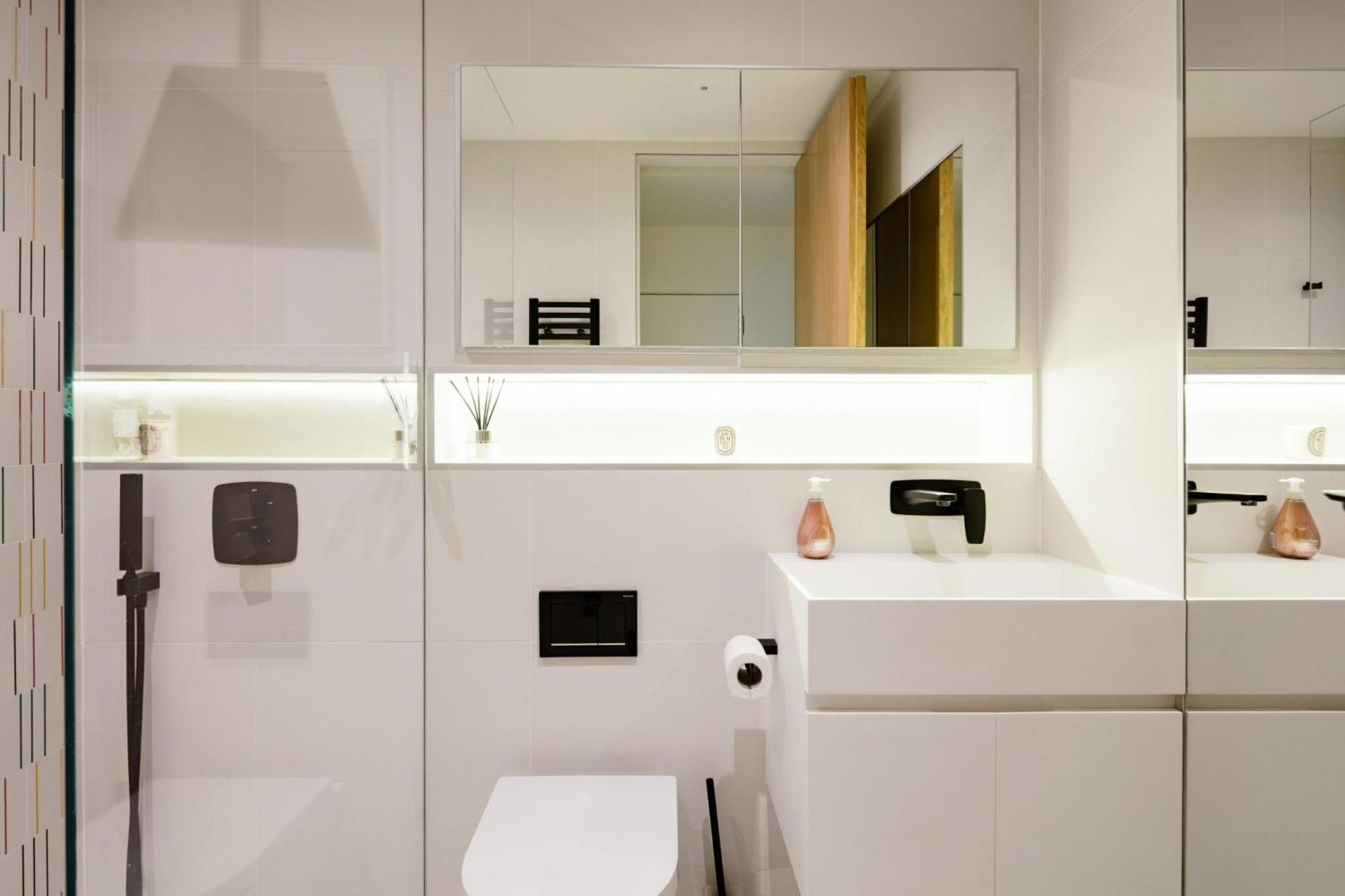 Modern Apartment & Rooms At Charing Cross London Exterior photo